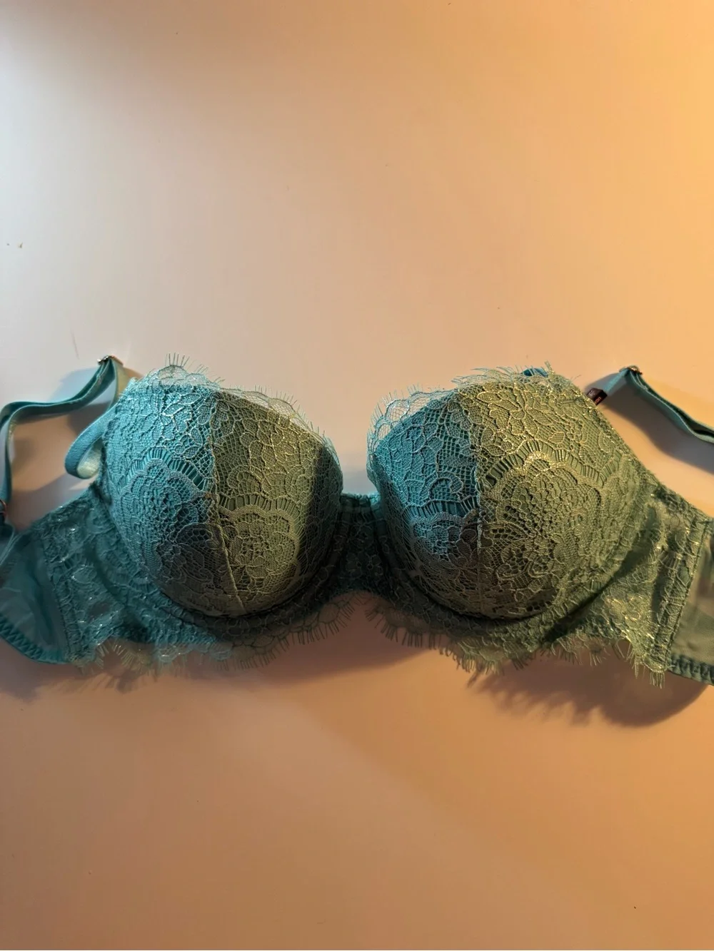 Victoria's Secret Lace Underwire Bra - Picture 2 of 5